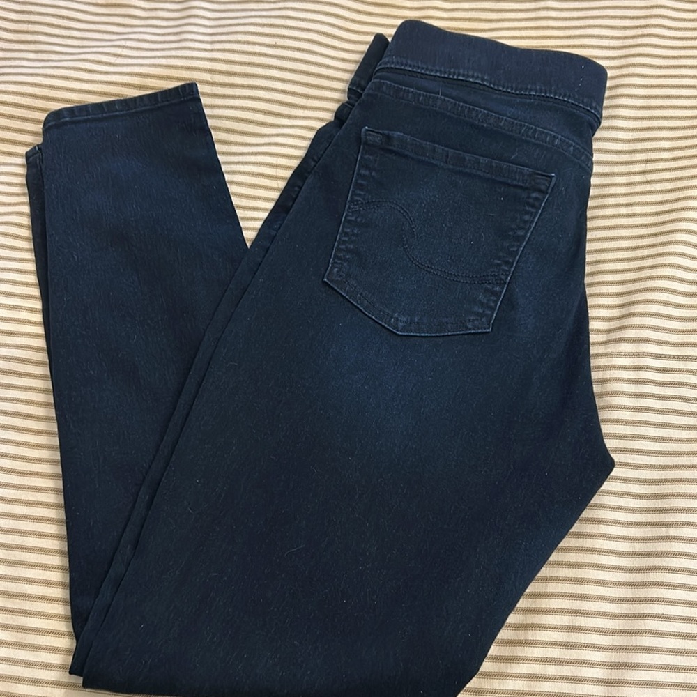 Levi Strauss Signature Totally Shaping pull-on skinny jeans - Picture 2 of 10